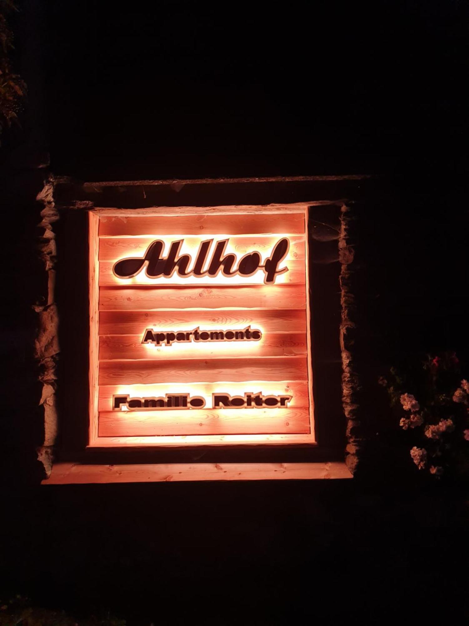 Ahlhof *